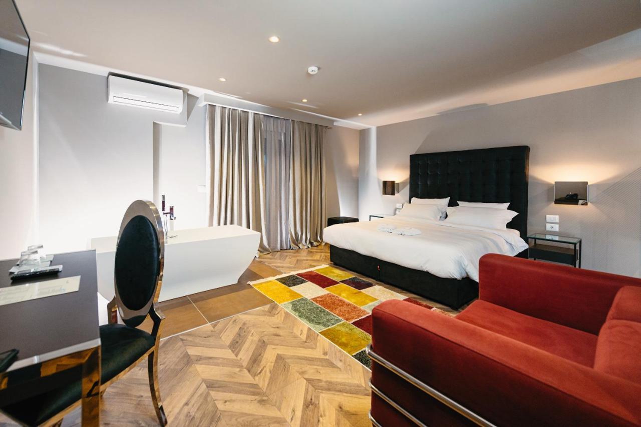 Bërxull Hotel Egnatia מראה חיצוני תמונה