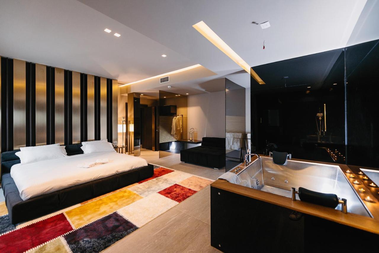 Bërxull Hotel Egnatia מראה חיצוני תמונה