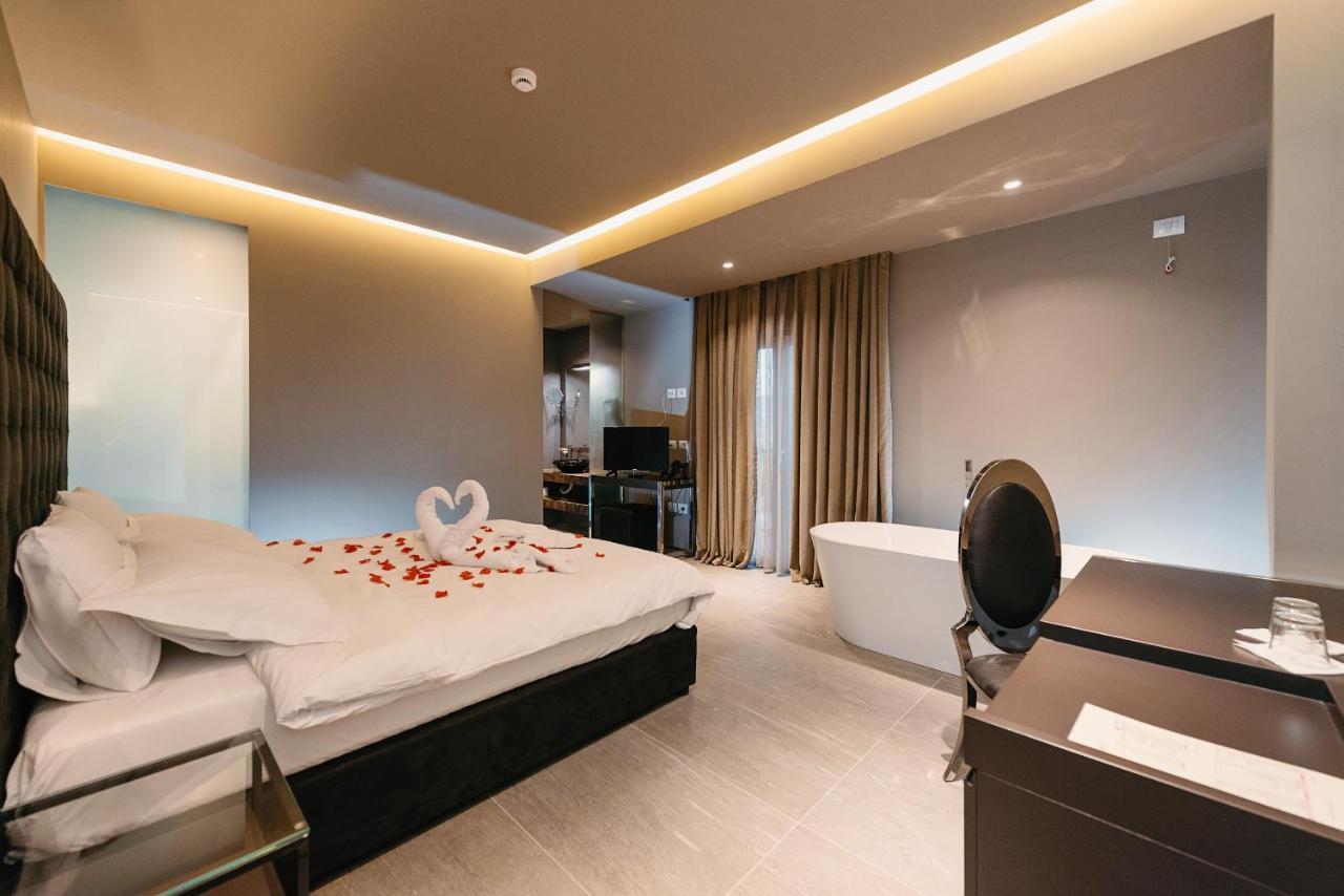 Bërxull Hotel Egnatia מראה חיצוני תמונה