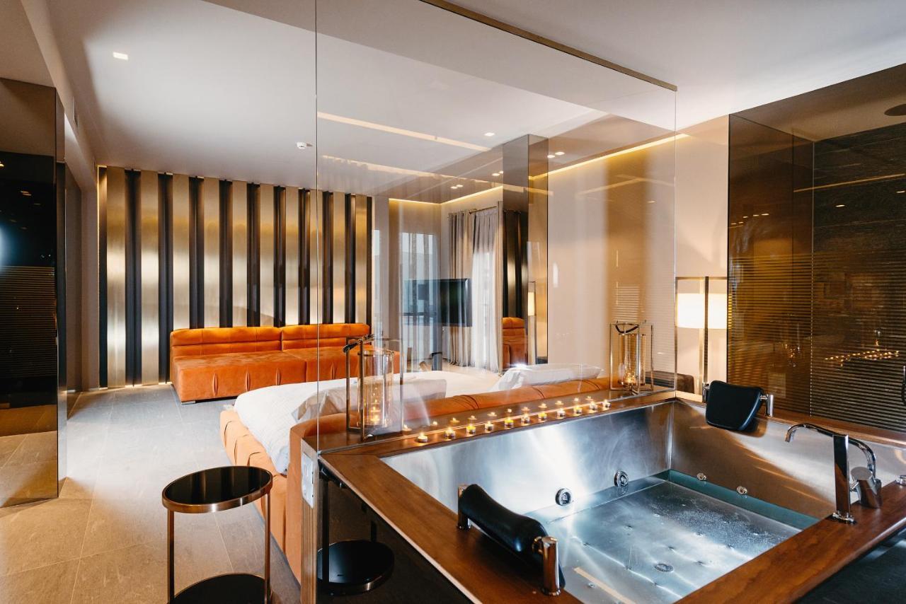 Bërxull Hotel Egnatia מראה חיצוני תמונה