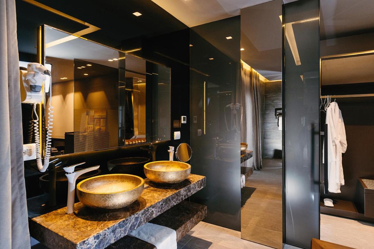 Bërxull Hotel Egnatia מראה חיצוני תמונה