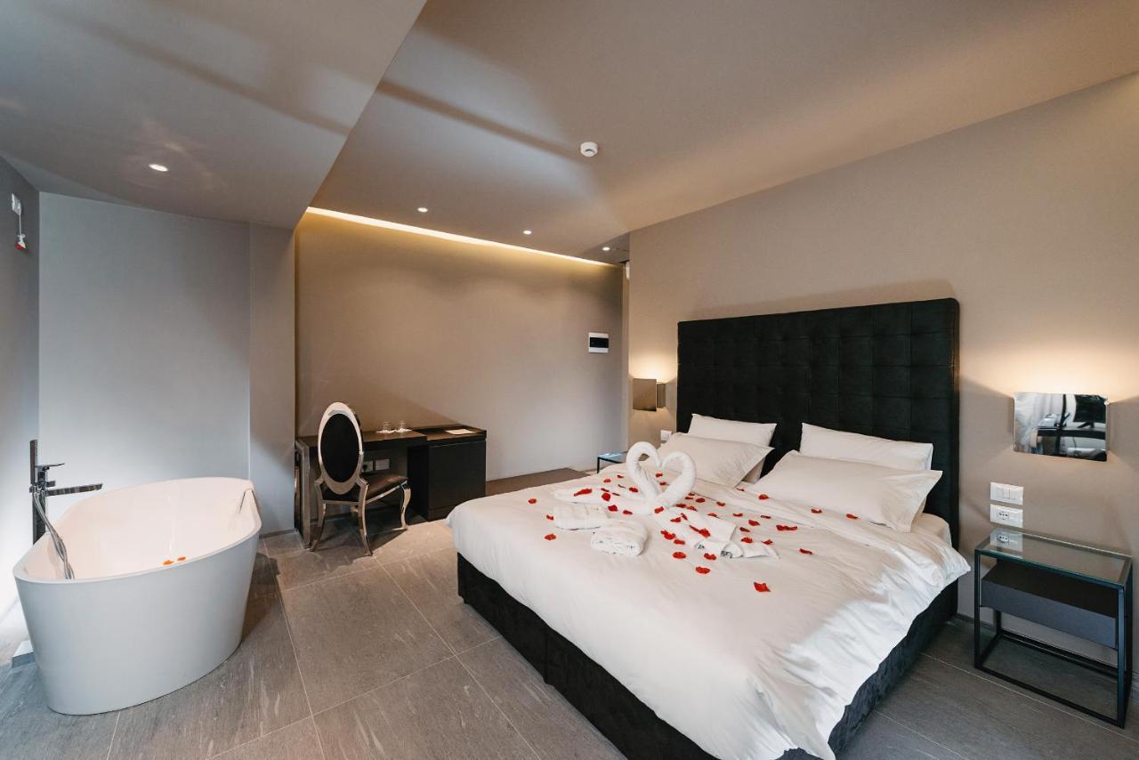 Bërxull Hotel Egnatia מראה חיצוני תמונה