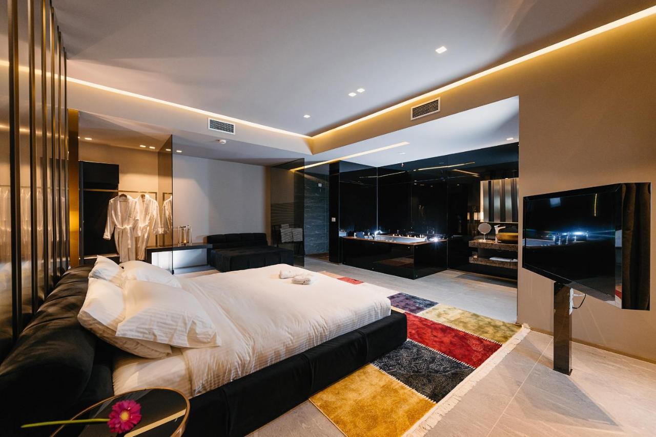 Bërxull Hotel Egnatia מראה חיצוני תמונה