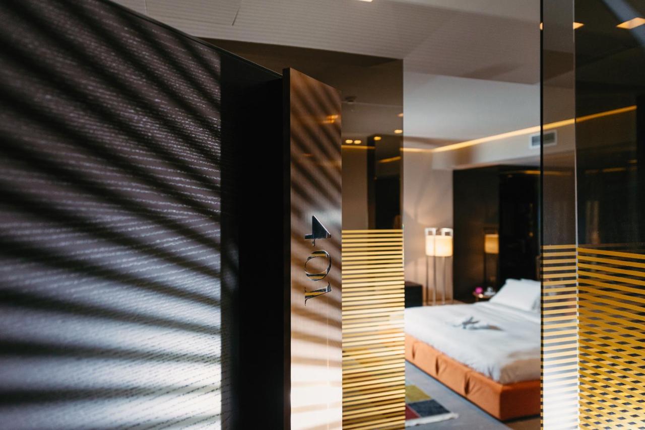 Bërxull Hotel Egnatia מראה חיצוני תמונה